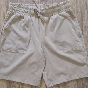 **FINAL SALE** NWT Active Short (S)